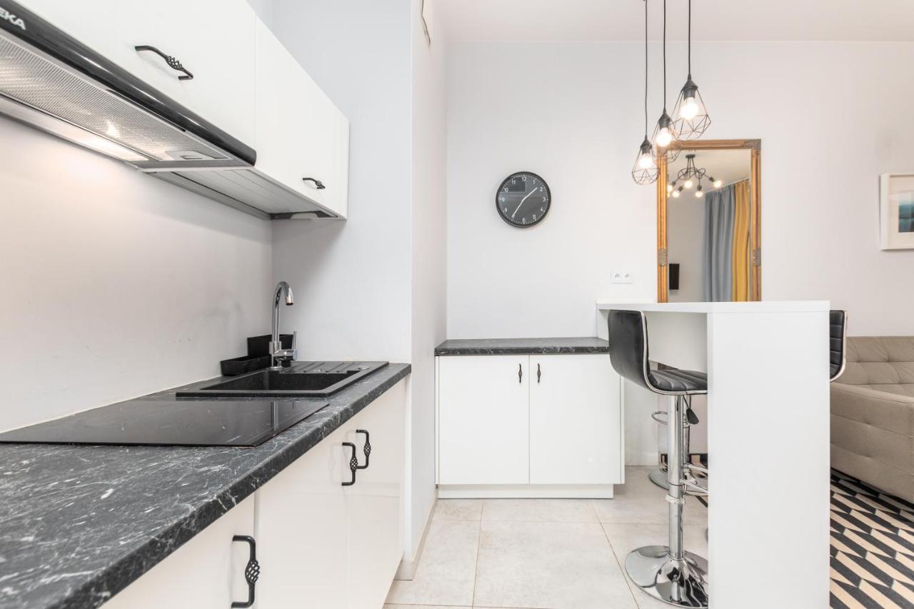 Prymasa Tysiaclecia 83A C - D By Homeprime Warschau Buitenkant foto