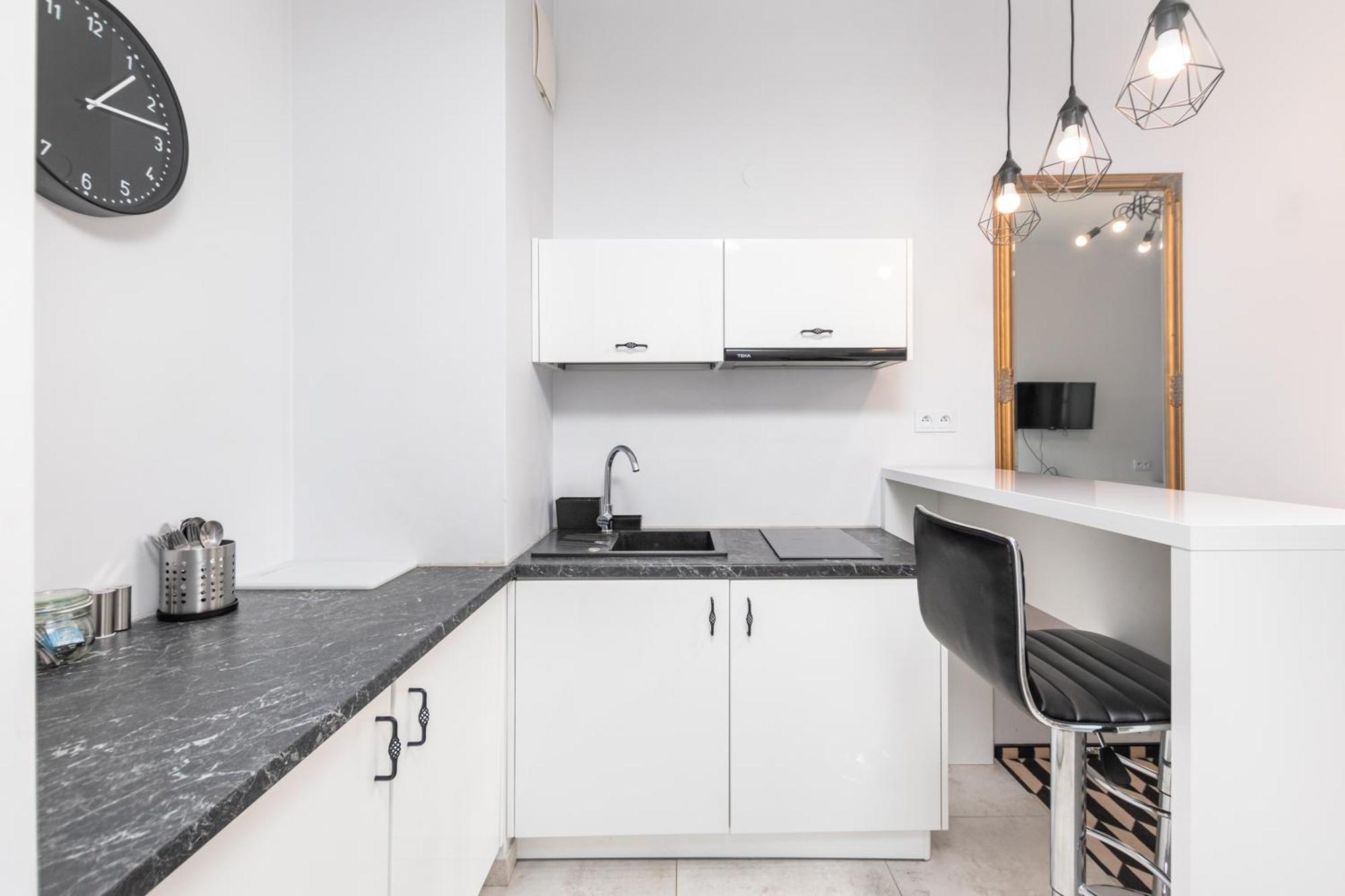 Prymasa Tysiaclecia 83A C - D By Homeprime Warschau Buitenkant foto